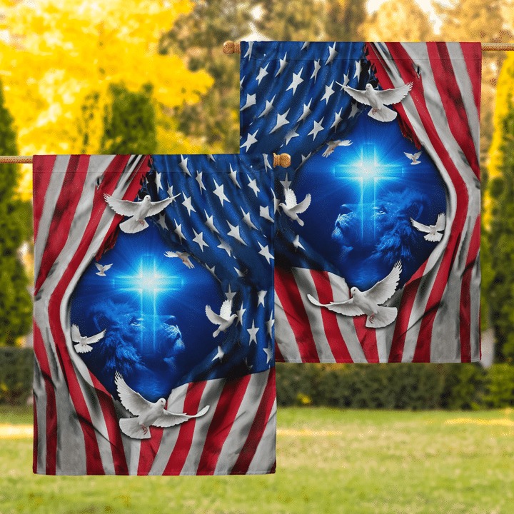 Lion and doves American flag