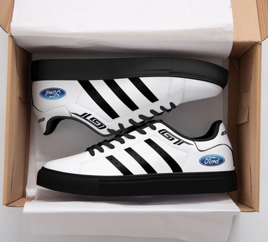 Ford GT Stan Smith 32