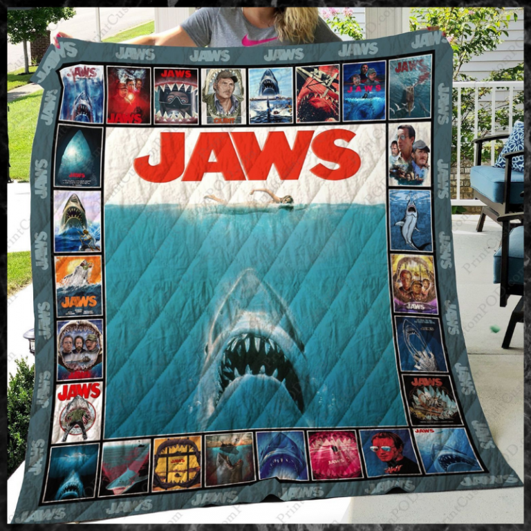 Jaws Shark movie quilt blanket