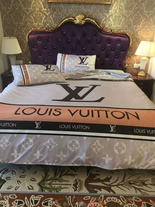 Louis Vuiton LV Style Bedding Set