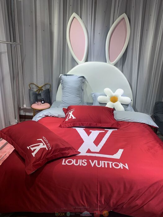 Louis Vuiton Red Cute Bedding Set