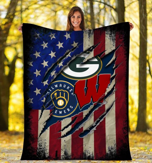 NFL Green Bay Packers Wisconsin Badgers Milwaukee Brewers Blanket 11 mockup ads copy 5 510x546 1