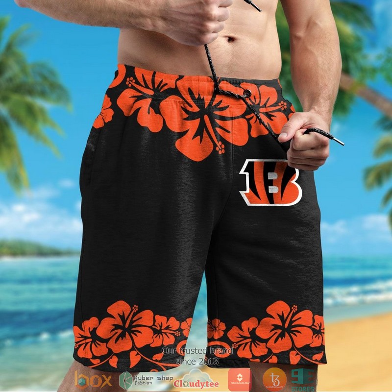 Cincinnati Bengals Snoopy Dance Hawaiian Shirt, short 5 Cincinnati Bengals Snoopy Dance Hawaiian Shirt short 1 2 3 4