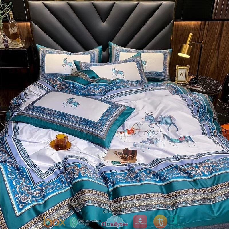 Horses White Blue border Quilt Bedding Set 2 Horses White Blue border Quilt Bedding Set 1