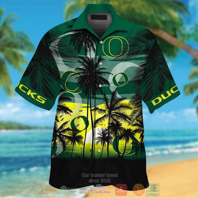 Oregon Ducks Tropical Hawaiian Shirt and shorts