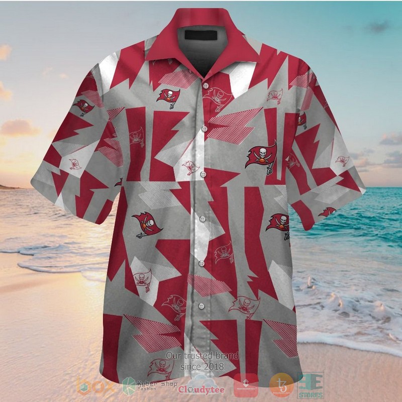 Tampa Bay Buccaneers grey red hawaiian shirt and shorts