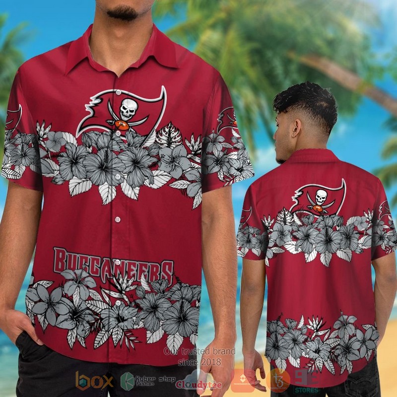 HOT Tampa Bay Buccaneers grey tropical plants red hawaii shirt, shorts 2 Tampa Bay Buccaneers grey tropical plants red hawaii shirt shorts 1