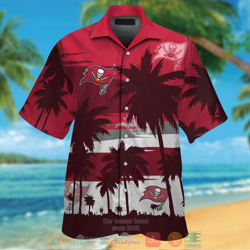 Tampa Bay Buccaneers palm tree dark red hawaiian shirt and shorts