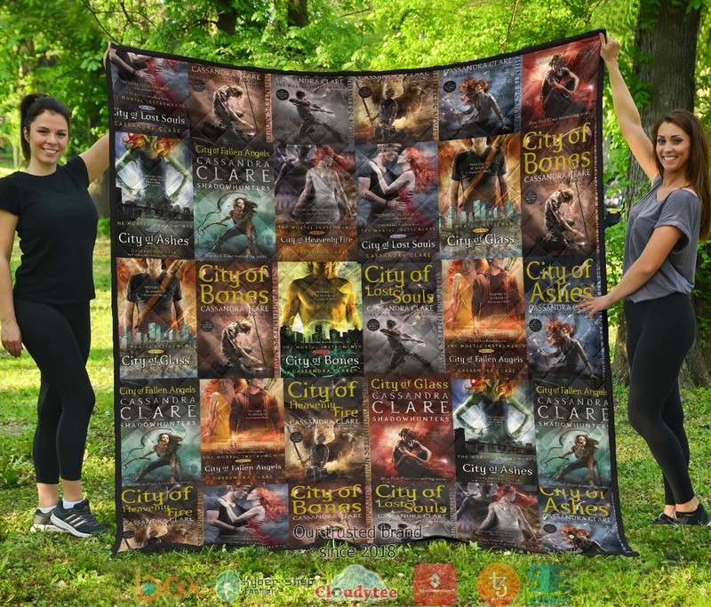 Cassandra Clare Shadowhunter series Book Covers Quilt word2