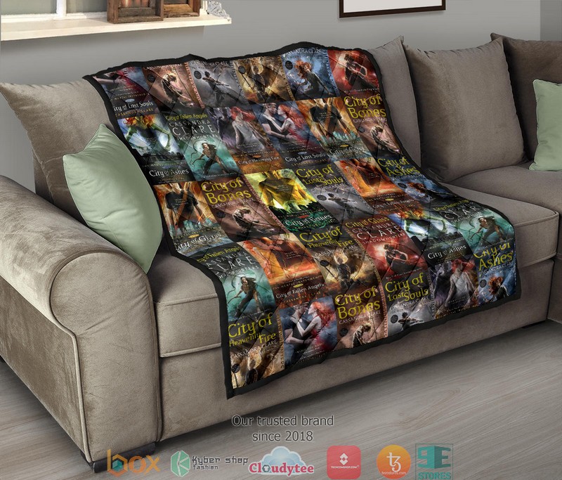 Cassandra Clare Shadowhunter series Book Covers Quilt word2