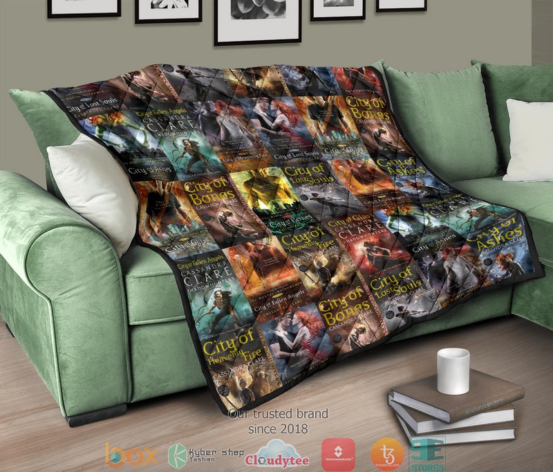 Cassandra Clare Shadowhunter series Book Covers Quilt word2