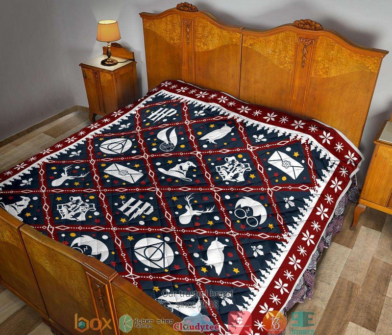 Harry Potter Christmas Quilt word1