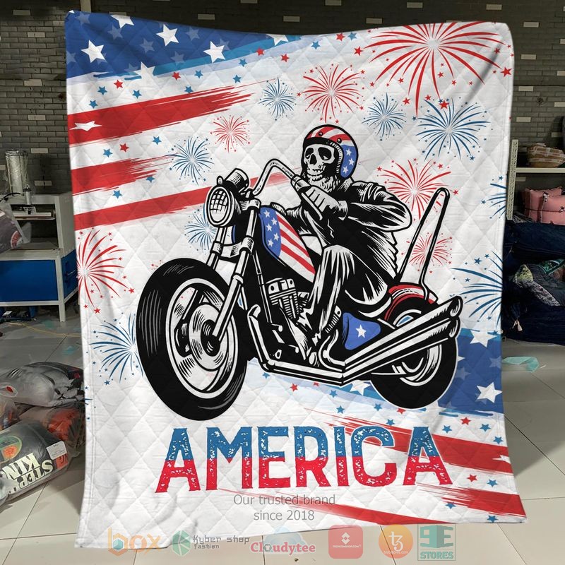 HOT Skull rides Motorcycle Independence Day Blanket Quilt word1