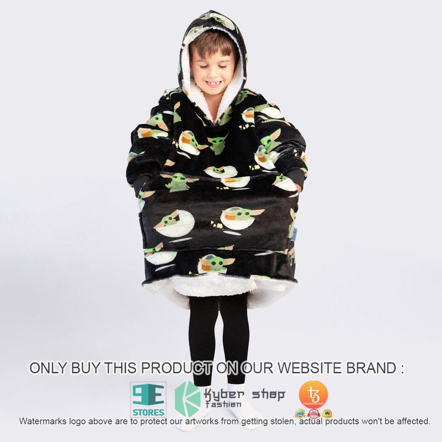 baby yoda in spaceship black sherpa hoodie blanket 1 28200