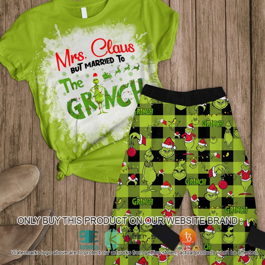 mrs claus but married to the grinch christmas pajamas set 1 14818